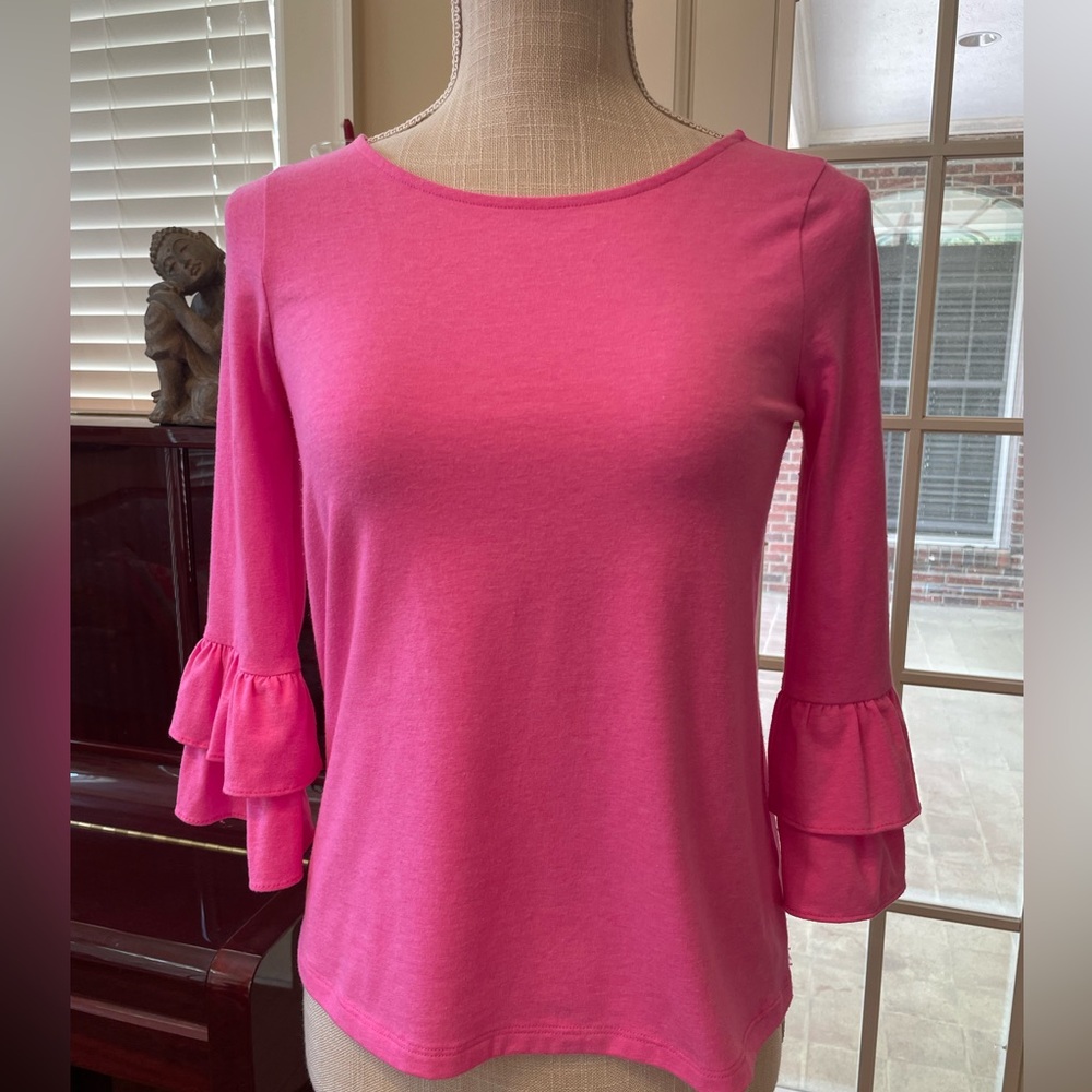 Mazie Ruffle Top XL. Bright Pink. 💕🌴